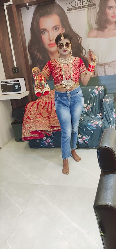 PARLIX5B3KVR_The_Loreal_ChIJn9KsI8Zt8jkRSvJ5Fgq2ne0_6