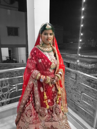 PARLJ0IZHHRF_Shine_ChIJNfFEFNMj8jkRbUBZNugX_lo_9