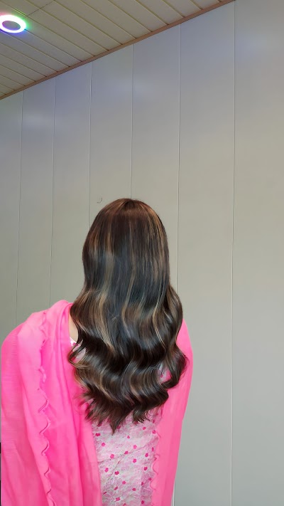 PARLJUGT39ZG_A2Z_UNISEX_SALON_ChIJG1VhyA0r8jkR8gP-5oYaCnk_7