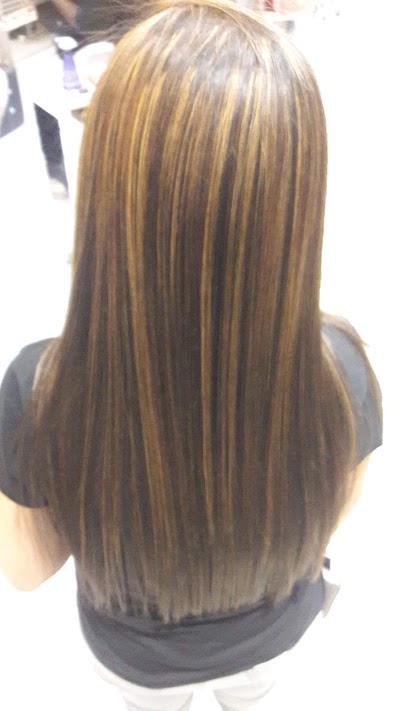 PARLJUGT39ZG_A2Z_UNISEX_SALON_ChIJG1VhyA0r8jkR8gP-5oYaCnk_8