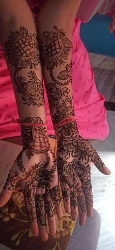 PARLJUGT39ZG_A2Z_UNISEX_SALON_ChIJG1VhyA0r8jkR8gP-5oYaCnk_9