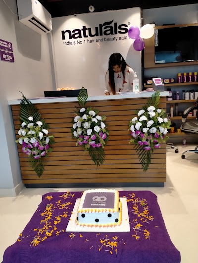 PARLK4GXFFKJ_Naturals_Salon_ChIJcQfEX0Yb8jkRAiNkC2Ir7UY_2