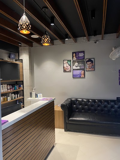 PARLK4GXFFKJ_Naturals_Salon_ChIJcQfEX0Yb8jkRAiNkC2Ir7UY_4