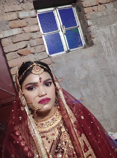 PARLUSOJ0LHA_Krystal_Beauty_Parlour_ChIJr2onMQEj8jkRNGF3OWWs-sc_7