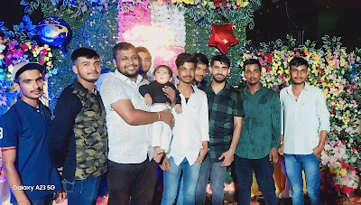 PHARW214U2AT_Creative_50_Physics_Classes_ChIJPfysmlcb8jkR-YtAlYgrU1Y_7