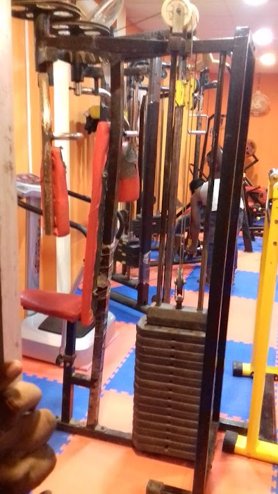 PHYS1F95VYV5_Royal_Gym_and_physiotherapy_ChIJP6lNiWb38TkR2CcGiB2XEf4_2