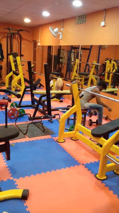 PHYS1F95VYV5_Royal_Gym_and_physiotherapy_ChIJP6lNiWb38TkR2CcGiB2XEf4_8