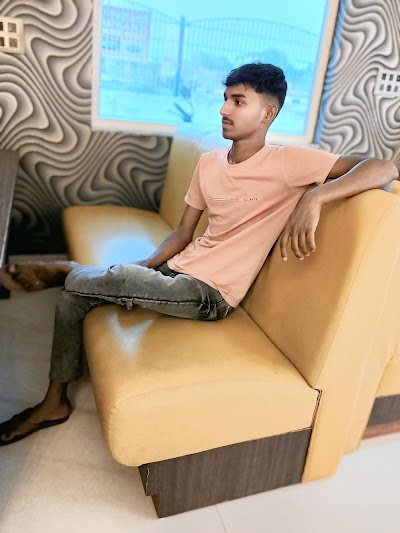 POSTD27M9E0E_Smart_Shivam_ChIJ5XyzOAAb8jkRi0K_rWYE3NE_1