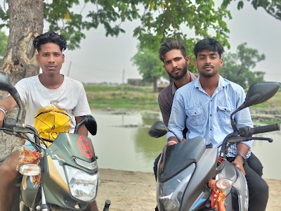 SCHO2GLLNFOE_Parsama_middle_school_ChIJf-AoBKg78jkROfrr1lwwlQc_3