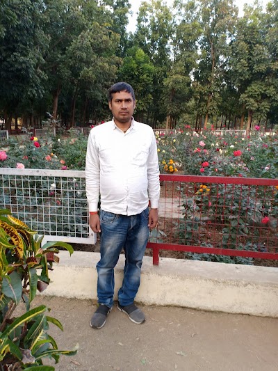 SCHOEMP90EIB_Pratappur_High_School_ChIJ__i5BjsW8jkRguGGjprMrCs_1