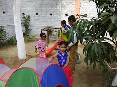 SCHOS6NEE6DM_Kidzee_school_Lakhisarai_ChIJ04B21toj8jkRRirPaJMXqXA_1