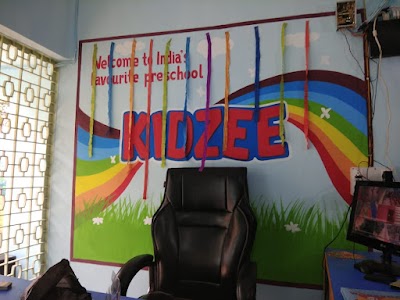 SCHOS6NEE6DM_Kidzee_school_Lakhisarai_ChIJ04B21toj8jkRRirPaJMXqXA_7