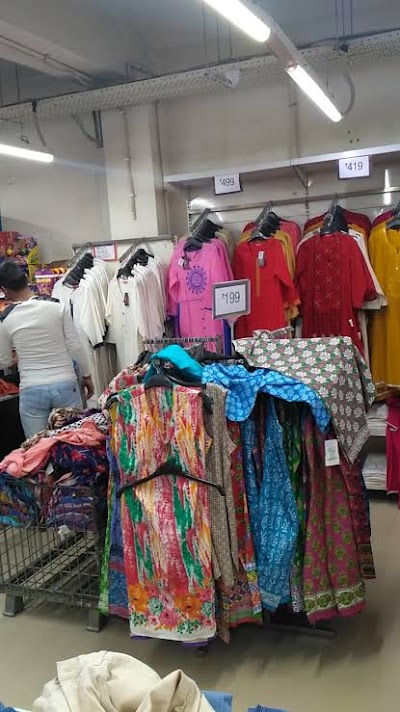 SUPEIJ4RPDGT_MR_Mega_Mart_ChIJxY293jYT8jkR19RM_AwKhw4_7