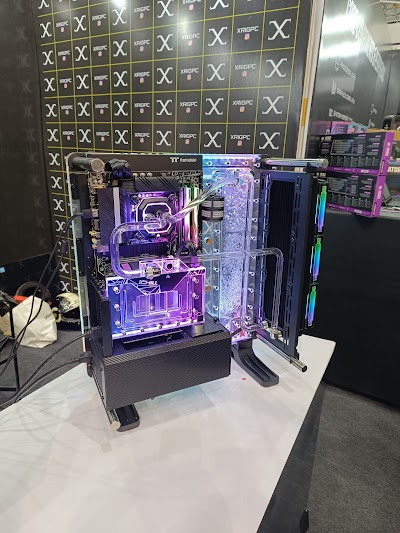 SUPET9DW239E_SHOP_99_ChIJQyNuBoYW8jkRYNGlQNwQ1XU_2