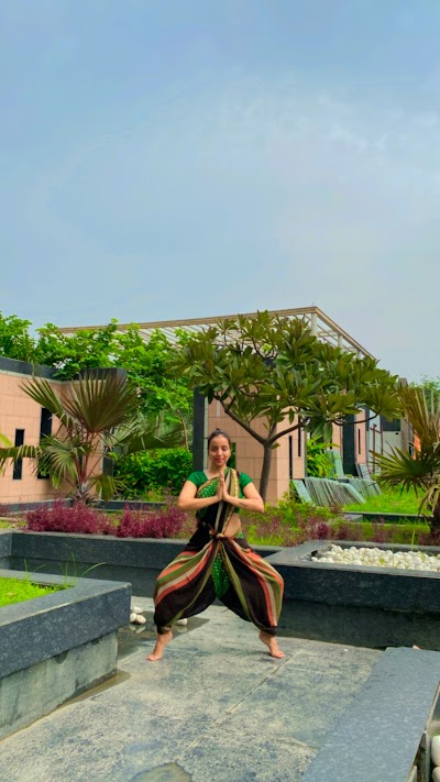 YOGAMDUQ7NHH_Advik_Yoga_ChIJiVkKqTD38TkRkVko_Yc3c6o_1