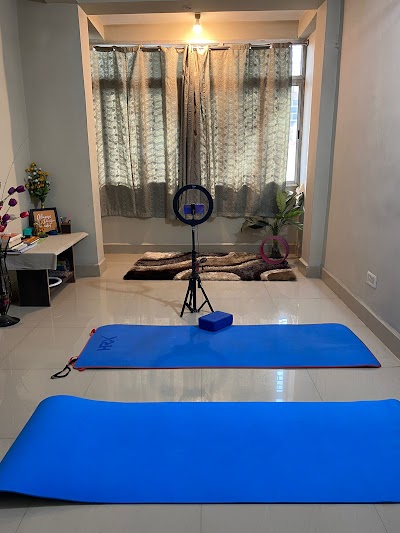 YOGAMDUQ7NHH_Advik_Yoga_ChIJiVkKqTD38TkRkVko_Yc3c6o_6