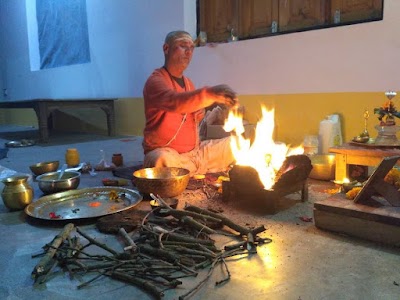 YOGAQC62YPC4_MS_Yoga_Jamui_ChIJy632hDgq8jkRvqRCkaby97s_5