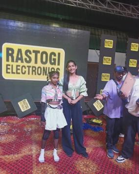 DANCEI0FM2SQ_SS_DANCE_ACADEMY_ChIJ11gZgIVd8jkR6xbOyWZQBTY_8